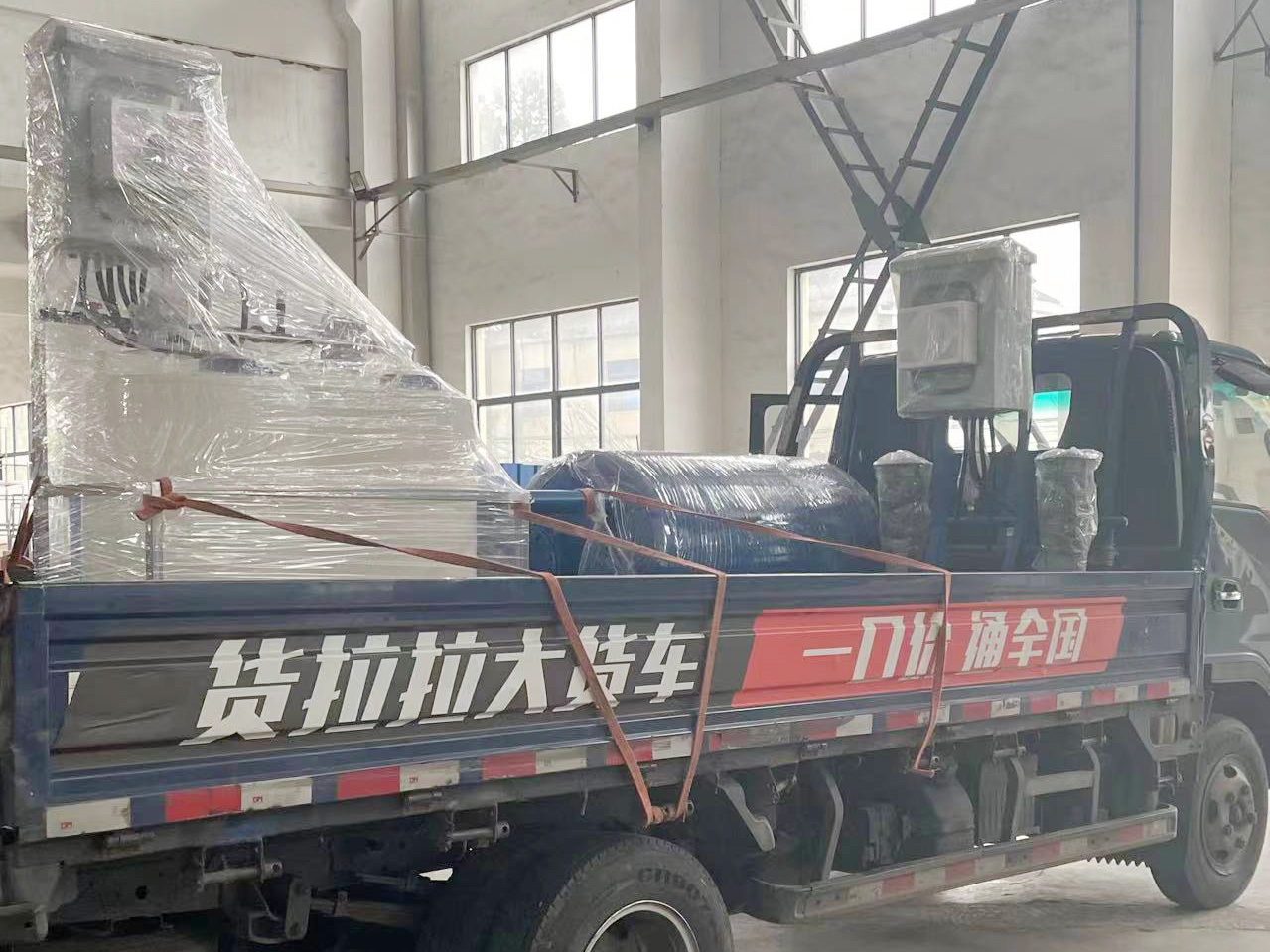 浙江東陽(yáng)專(zhuān)車(chē)直達(dá)定壓補(bǔ)水機(jī)組和全自動(dòng)加藥裝置各一套